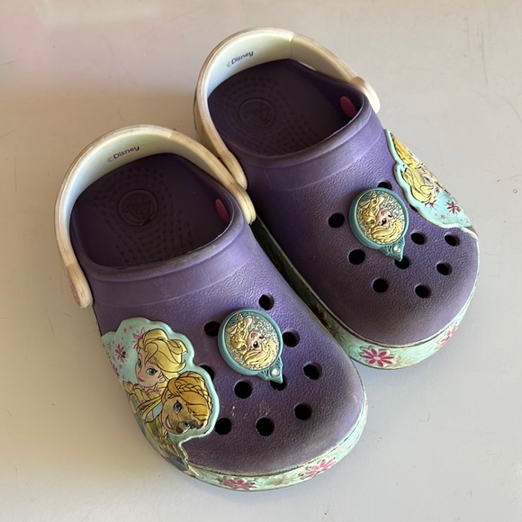 Frozen Light up crocs size C8 - Picture 1 of 4